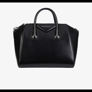 GIVENCHY MEDIUM ANTIGONA BAG